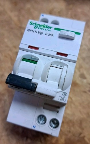 Schneider electric a9d56625 - electric,